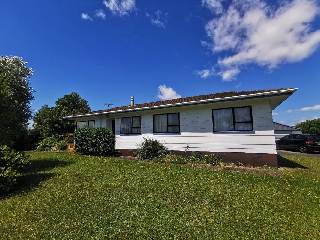 80 Burundi Avenue, Clendon Park, Auckland - Carousel 1