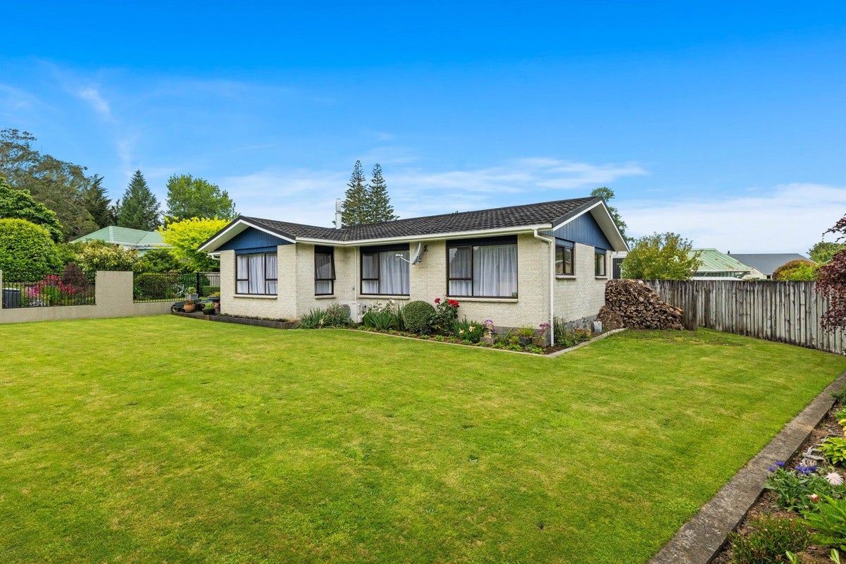 8 Riverside Drive, Kaponga, Hawera - Carousel 1