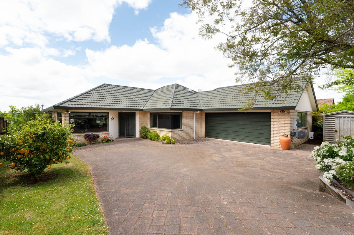 65 Bartholomew Drive, Nawton, Hamilton - Carousel 1