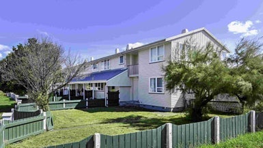 409 Lowe Street, Camberley, Hastings - Carousel 1