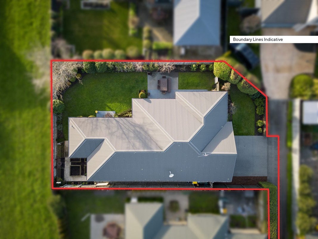 30 Coolspring Way, Redwood, Christchurch - Carousel 1