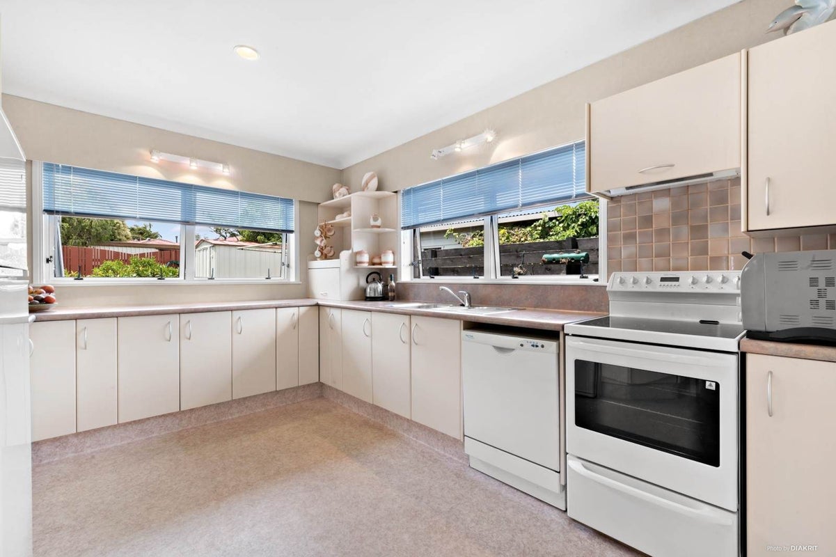 26 Fairview Avenue, Opaheke, Papakura - Carousel 2