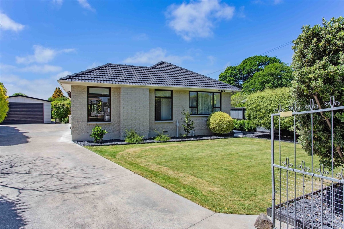 16 Blossomdale Place, Bishopdale, Christchurch - Carousel 1