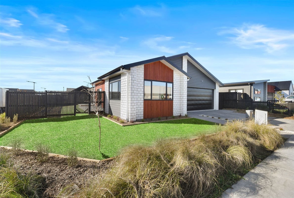 28 Ogilvie Avenue, Chartwell, Hamilton - Carousel 1