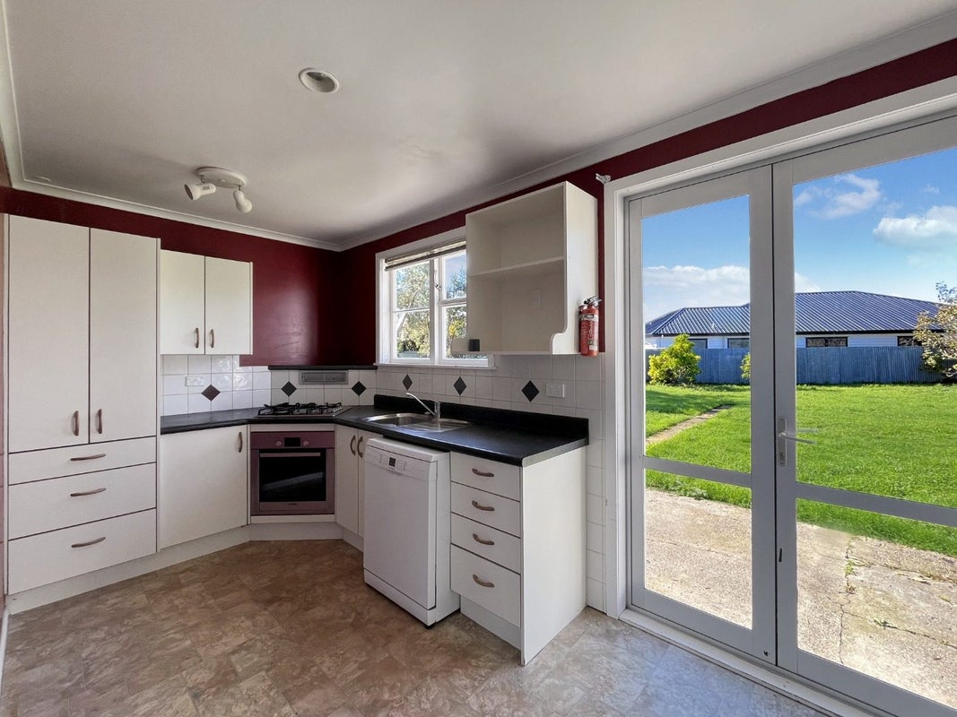 28 Church Street, Awapuni, Palmerston North - Carousel 2