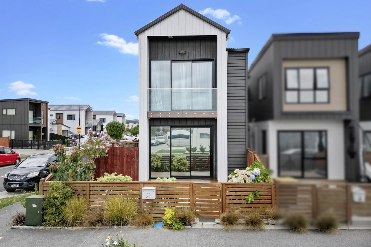 22 Parahau road, Papakura, Auckland - Carousel 1