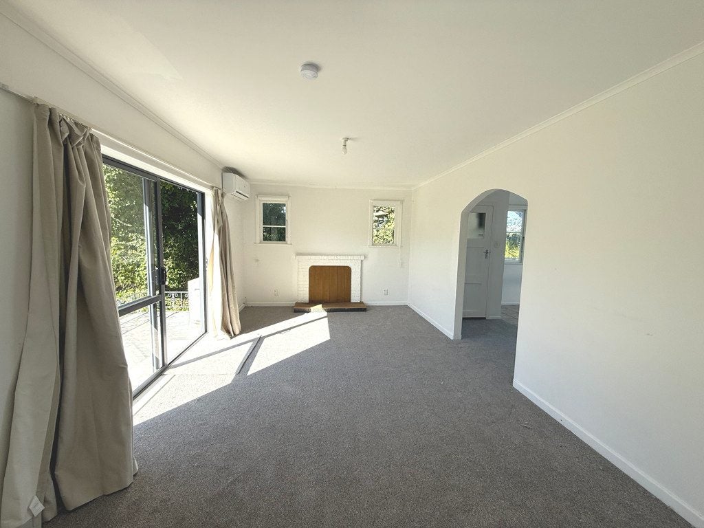 586 East Coast Road, Pinehill, Auckland - Carousel 1