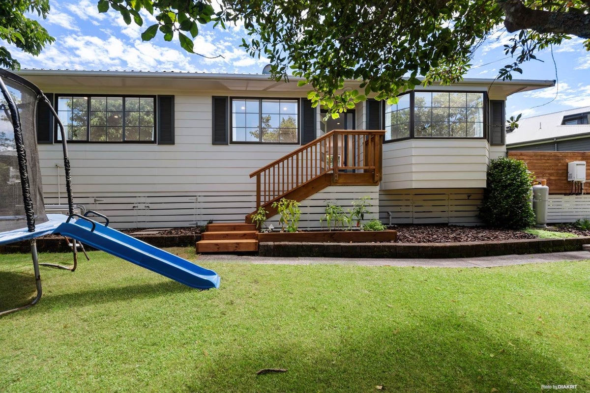 99B Captain Scott Road, Glen Eden, Auckland - Carousel 1