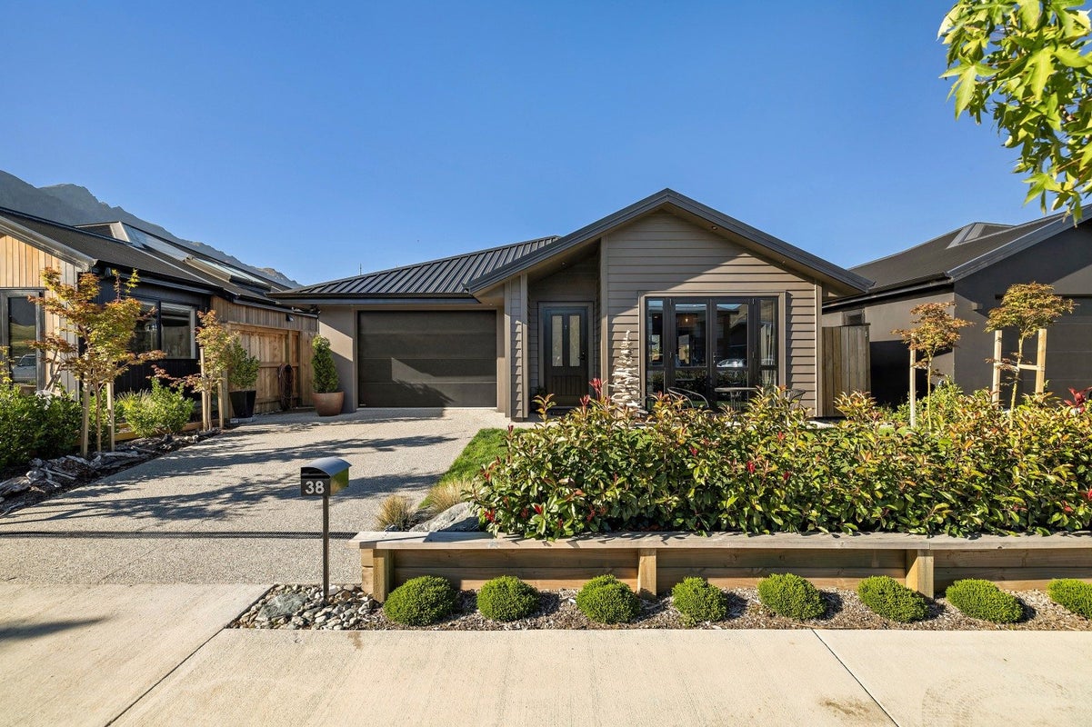 38 Perendale Road, Jacks Point, Queenstown - Carousel 1