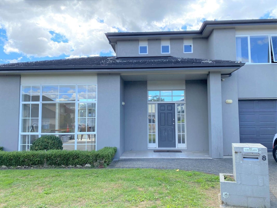 8 Briar Vale Place, Flat Bush, Auckland - Carousel 1