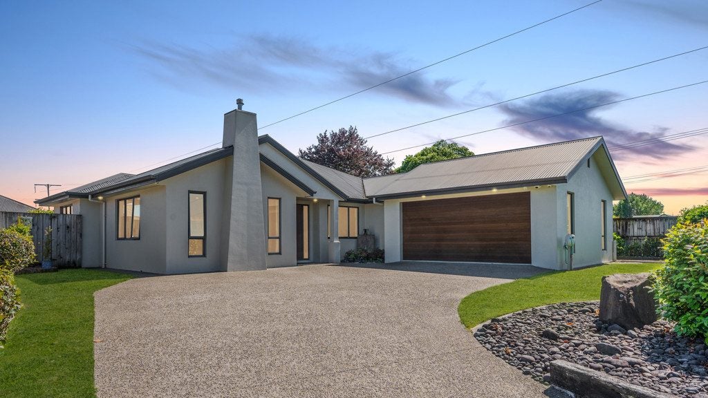 49 Stoneleigh Drive, Chartwell, Hamilton - Carousel 1