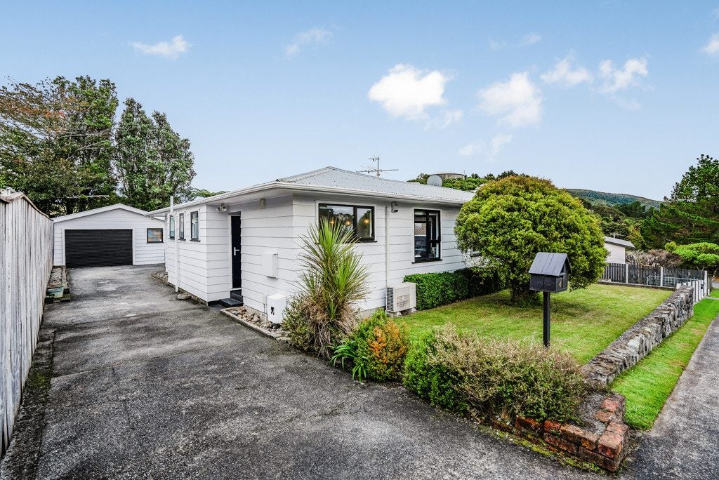 8 Drummond Crescent, Kelson, Lower Hutt - Carousel 2