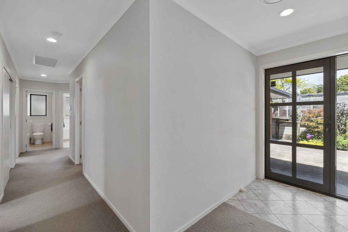 9A Wilton Street, Westown, New Plymouth - Carousel 50