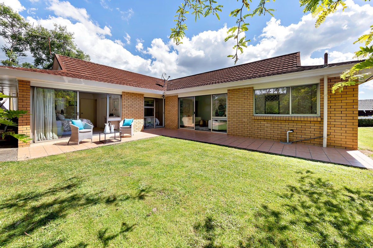 7 Peart View, Saint Johns, Auckland - Carousel 1