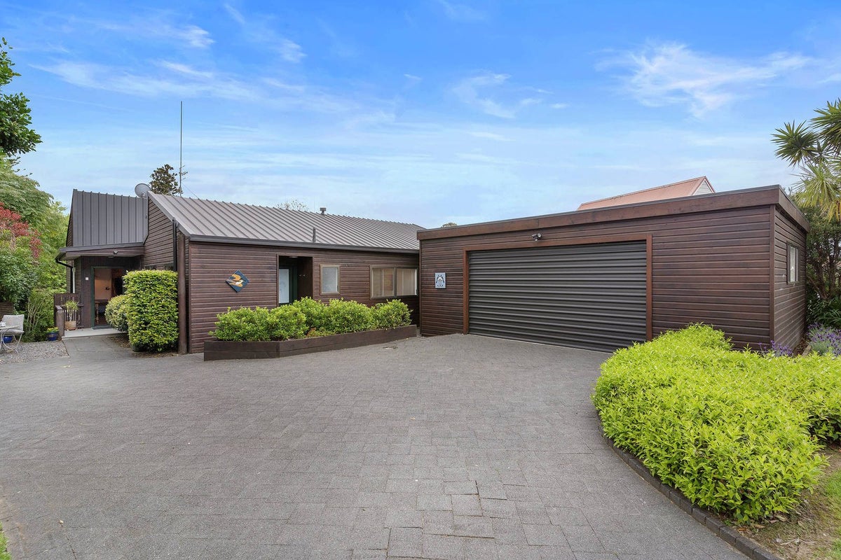 30 Lastel Place, Shelly Park, Auckland - Carousel 2