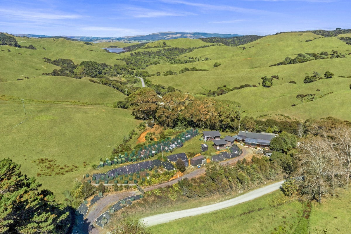 207 Te Akau Wharf Road, Te Akau - Carousel 1