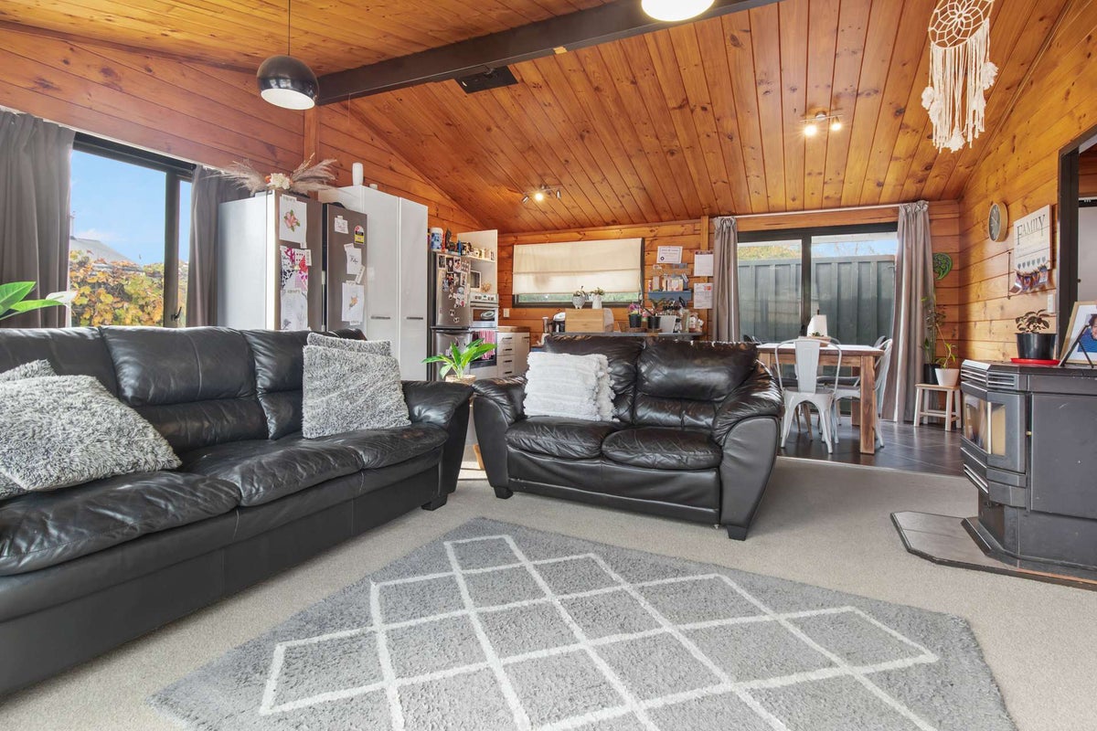 10 Milne Road, Mangakakahi, Rotorua - Carousel 2
