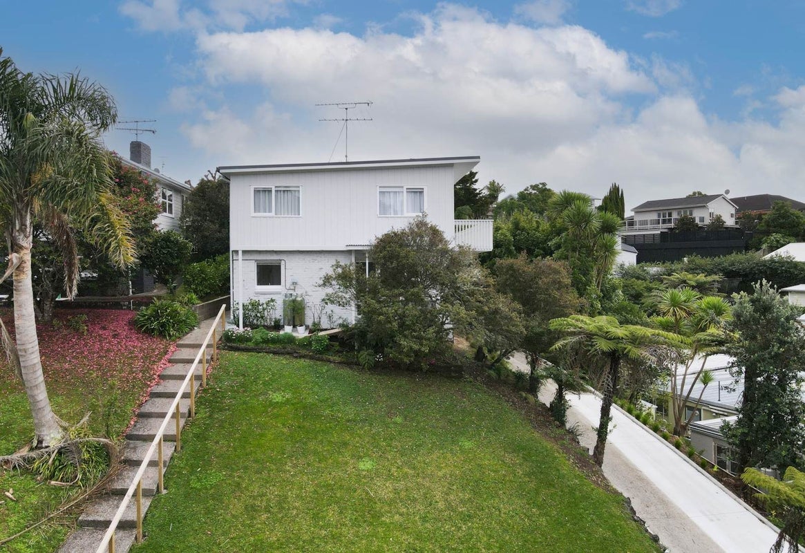 26 Southern Cross Road, Kohimarama, Auckland - Carousel 1