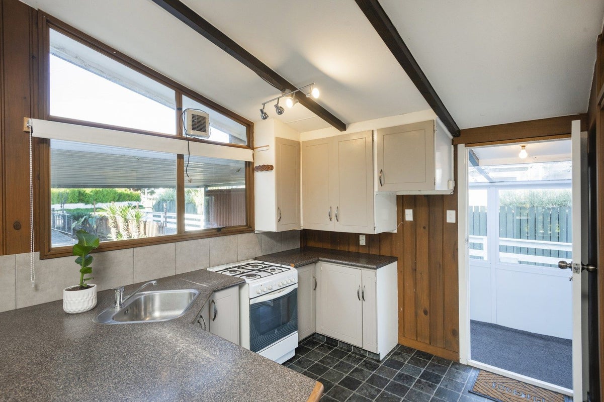 116 Oak Street, Mangapapa, Gisborne - Carousel 2