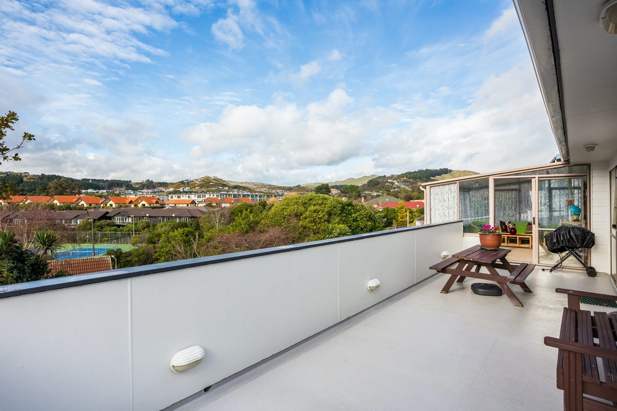 3 Fathom Lane, Whitby, Porirua - Carousel 27