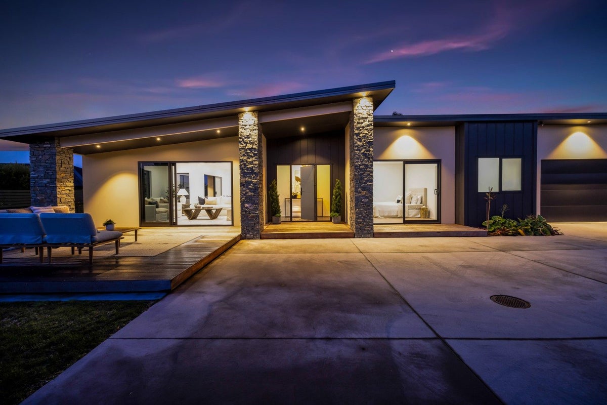 2 Marsden Place, Hurworth, New Plymouth - Carousel 2