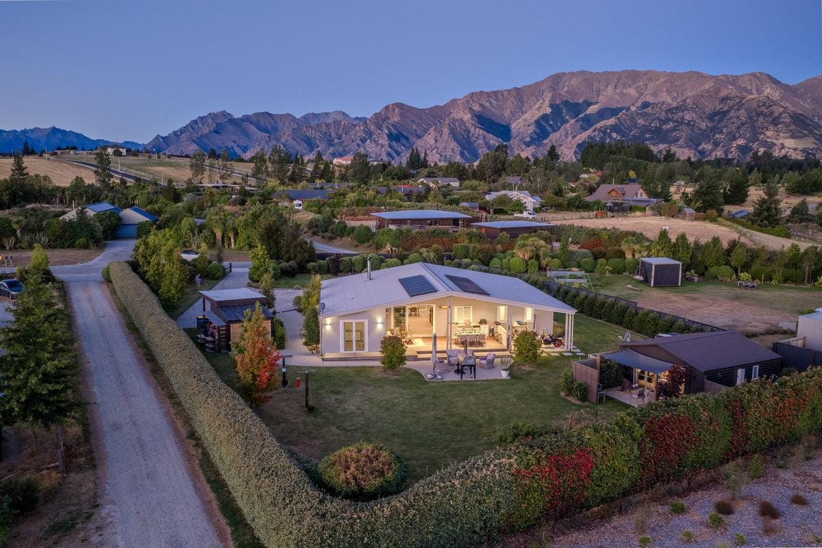 21 Sam John Place, Lake Hawea, Lake Hawea - Carousel 2
