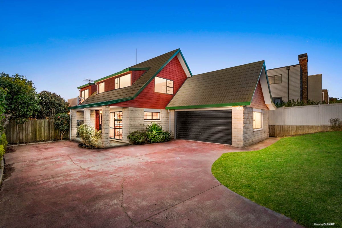 206 Whitford Road, Shamrock Park, Auckland - Carousel 1