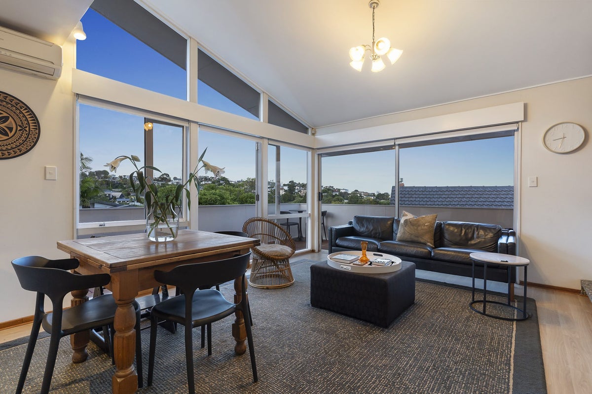 31 McDowell Crescent, Hillcrest, Auckland - Carousel 2