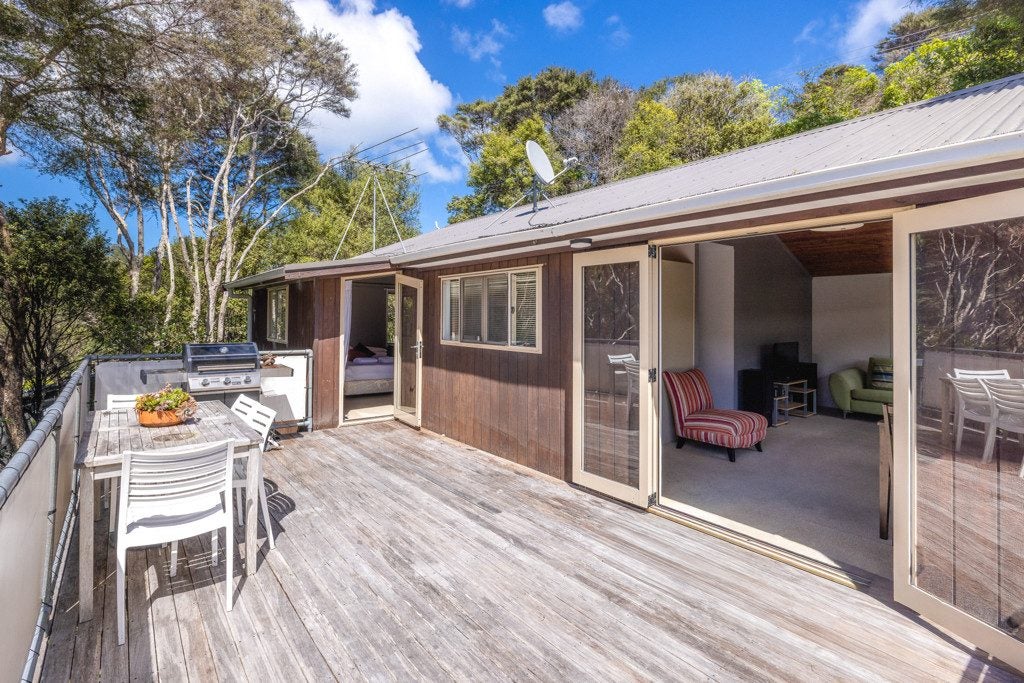 78 Waiheke Road, Waiheke Island, Waiheke Island - Carousel 1