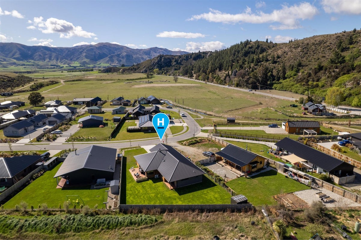 20 Cooper Crescent, Cromwell - Carousel 17
