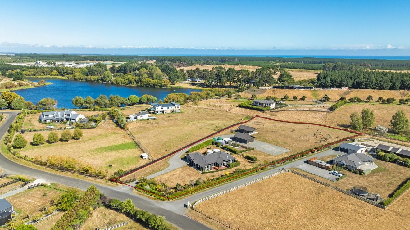 21 Nicholson Drive, Kaitoke, Whanganui - Carousel 1