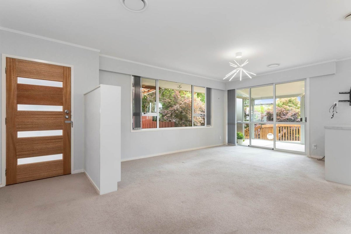 2/193 Don Buck Road, Massey, Auckland - Carousel 2
