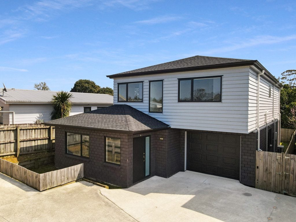 18A Riverpark Crescent, Henderson, Auckland - Carousel 2