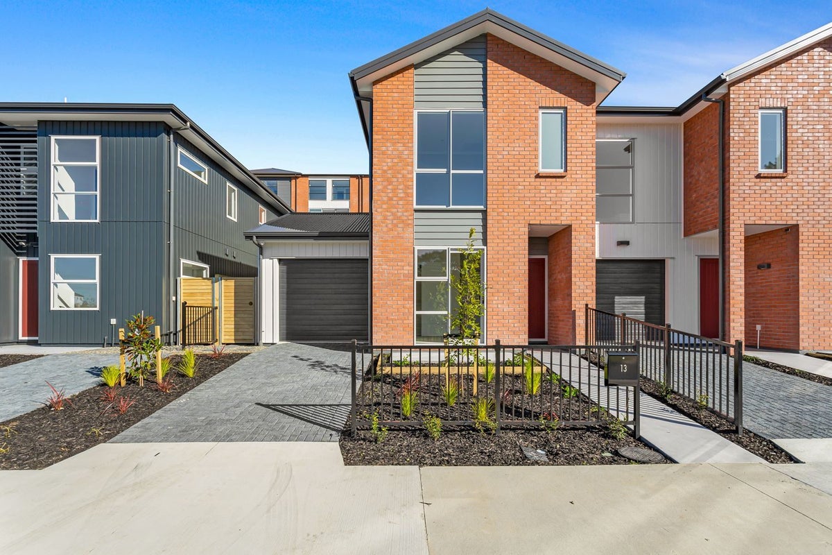 13 Barrel Crescent, Swanson, Auckland - Carousel 1