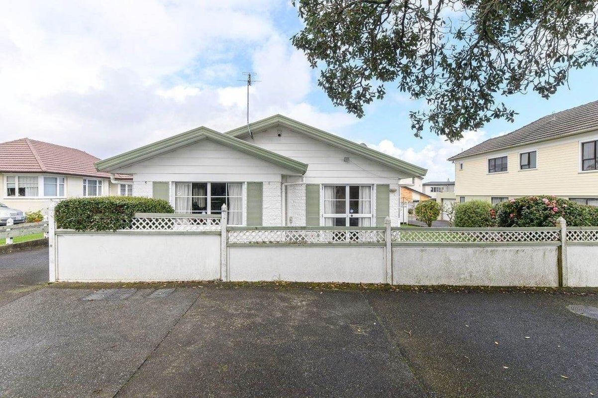 1/389 Blockhouse Bay Road, Blockhouse Bay, Auckland - Carousel 1