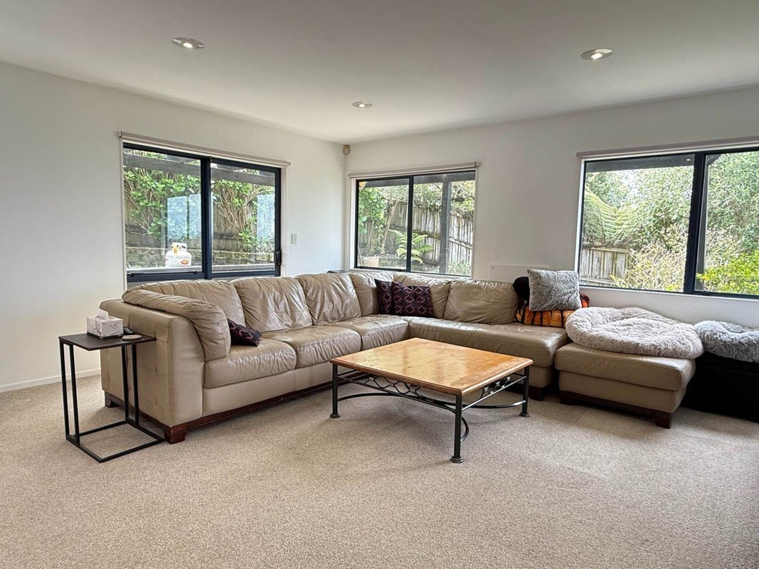 22A van Dyke Place, West Harbour, Auckland - Carousel 2