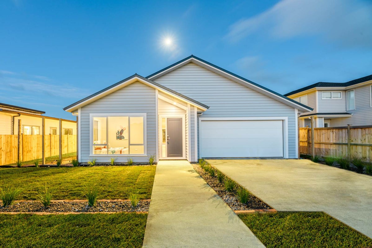 14 Len Ireland Drive, Kumeu - Carousel 2