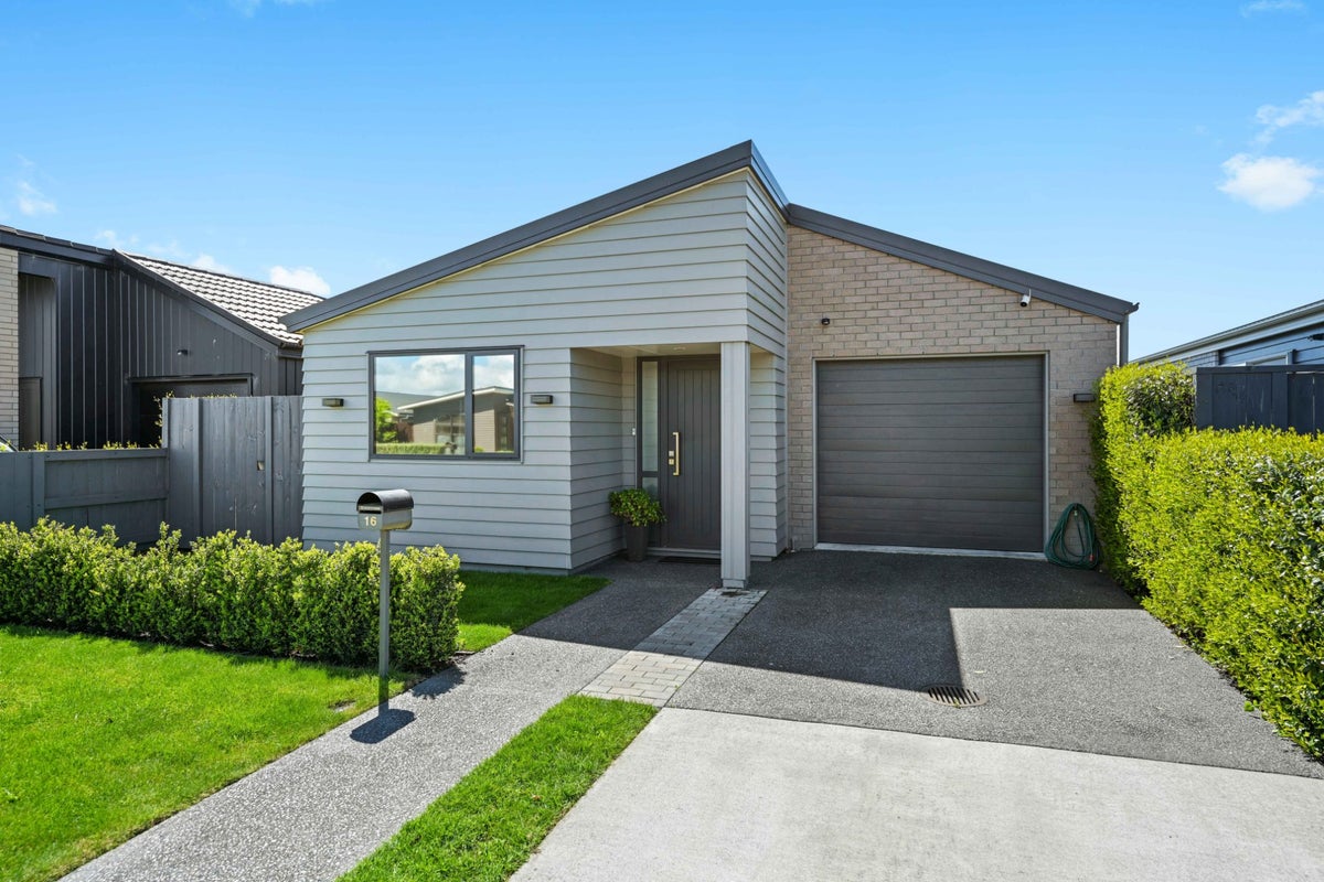 16 Hapu Avenue, Baverstock, Hamilton - Carousel 1