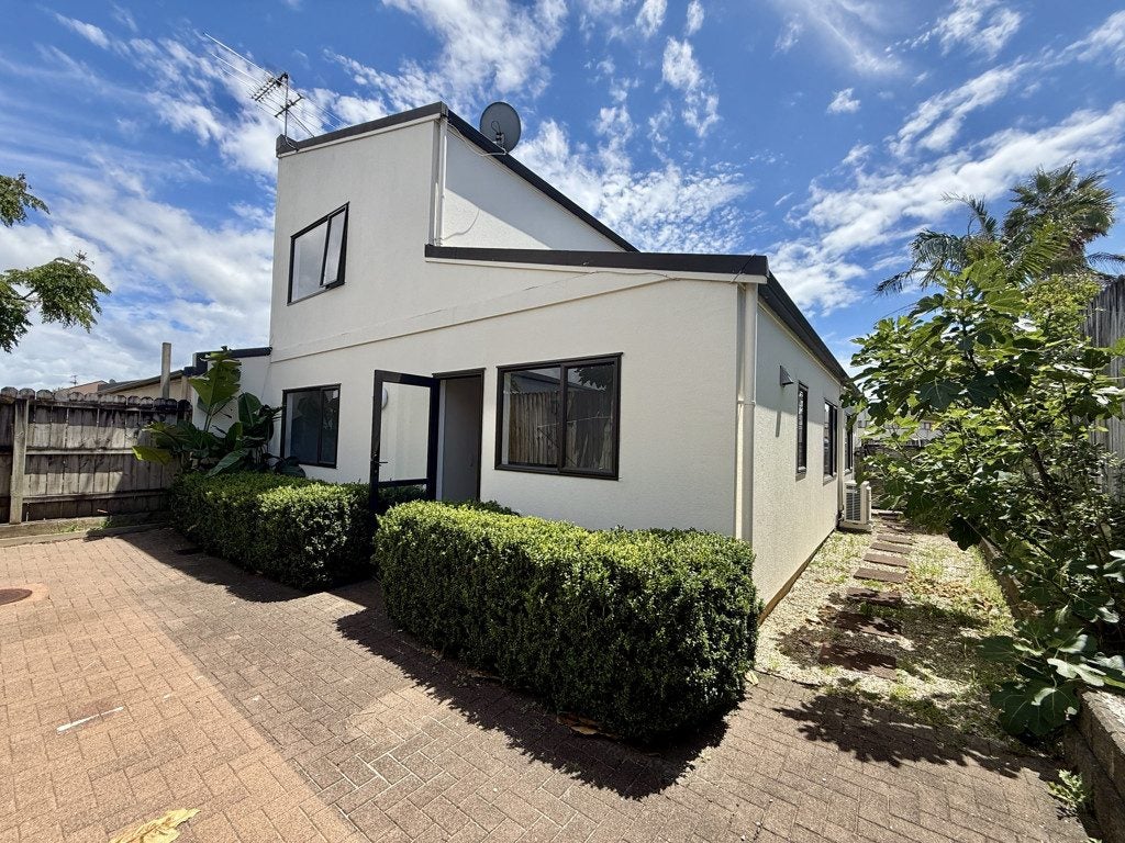 22 Spalding Rise, Golflands, Auckland - Carousel 2