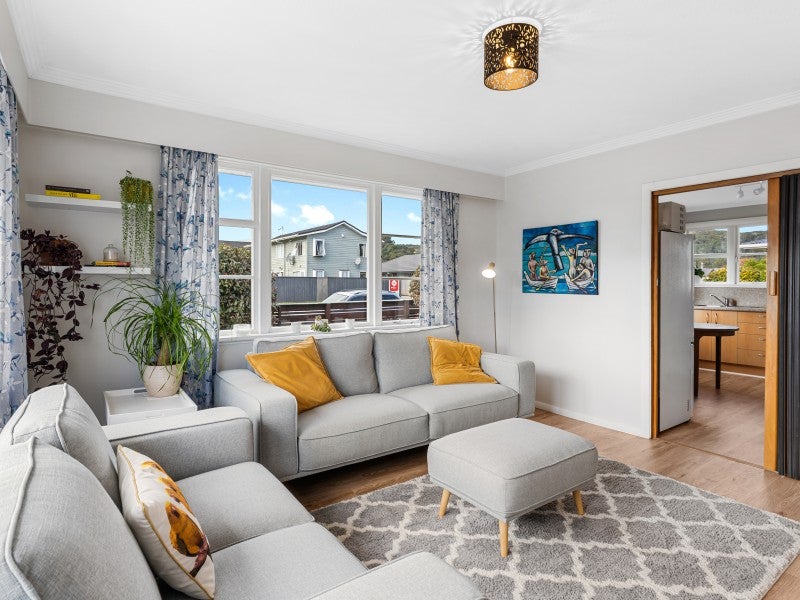 1/33 King Street, Ebdentown, Upper Hutt - Carousel 1