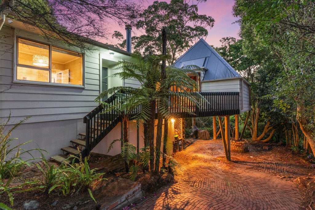 47 Kamara Road, Glen Eden, Auckland - Carousel 1
