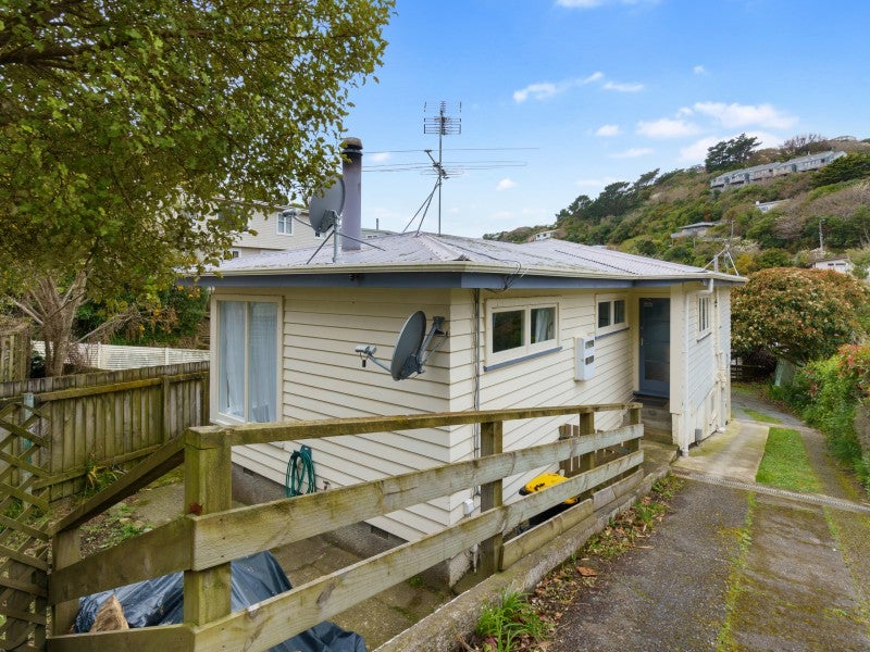 29A Hathaway Avenue, Karori, Wellington - Carousel 1