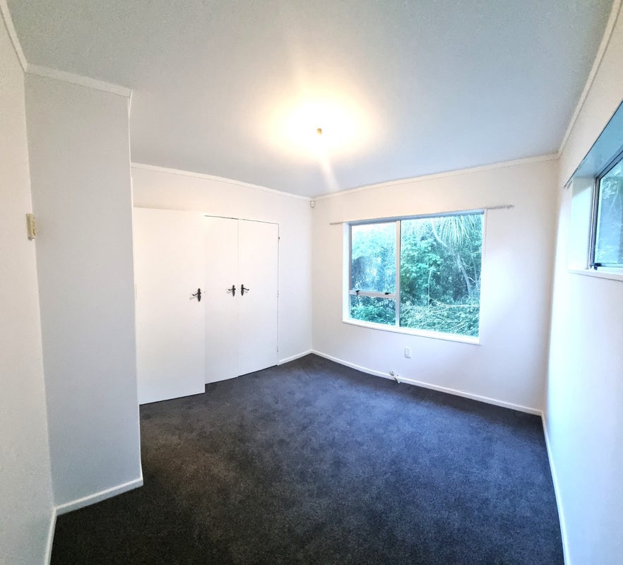 8 Govind Grove, Ngaio, Wellington - Carousel 35
