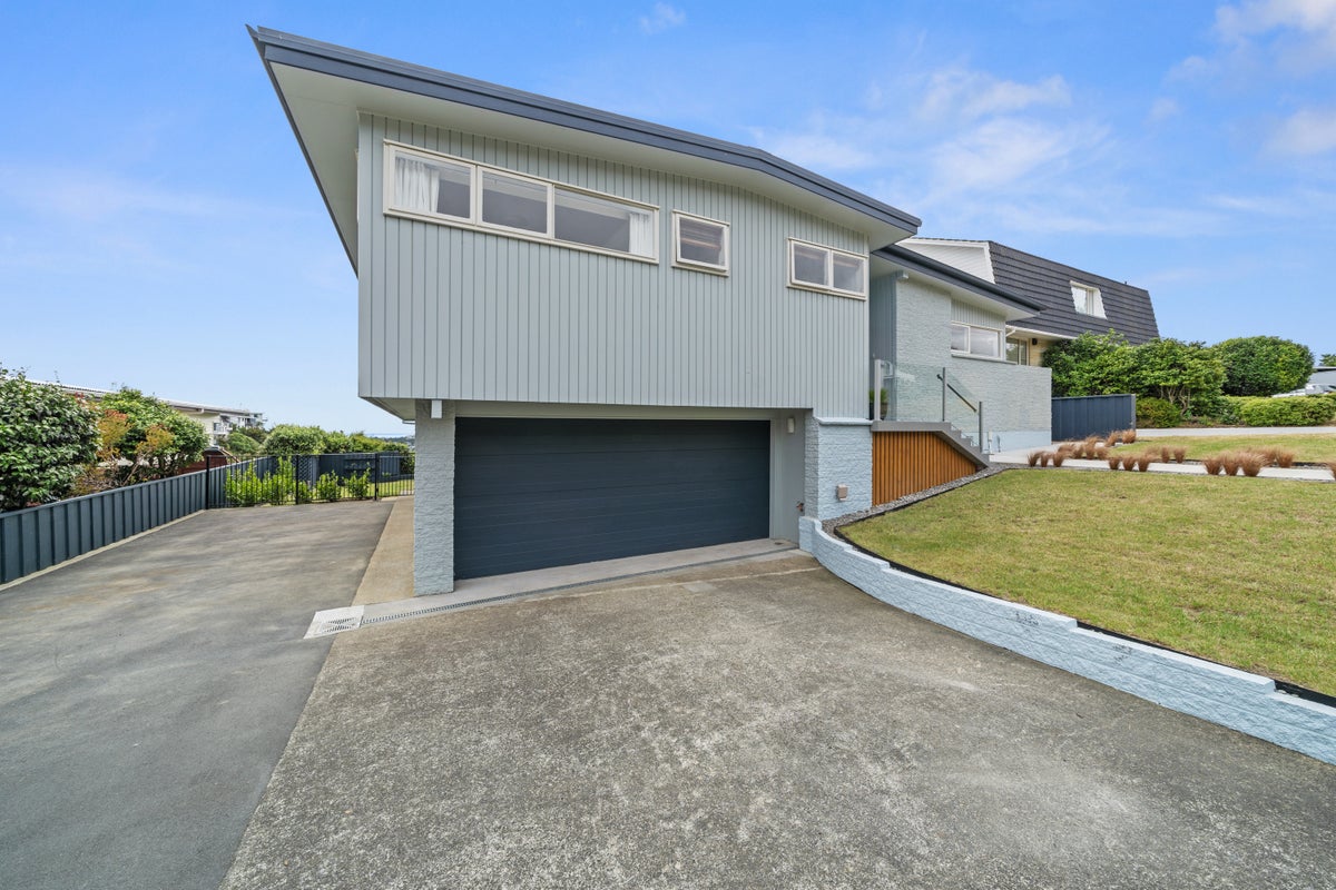 5 Compass Way, Whitby, Porirua - Carousel 22