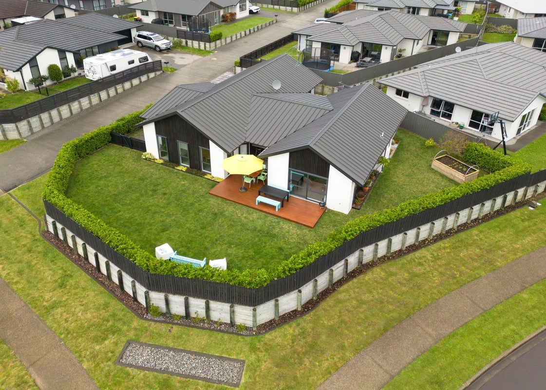 2 Shea Lane, Pyes Pa, Tauranga - Carousel 2