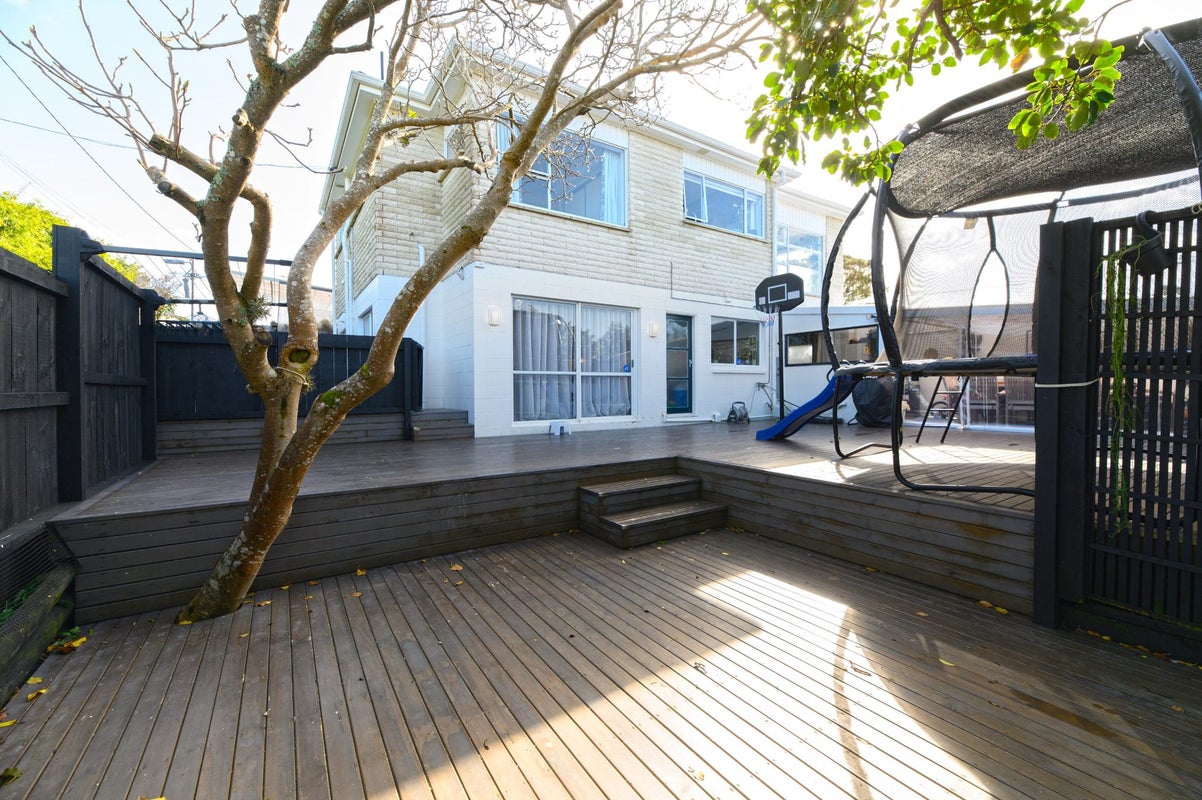170 Titirangi Road, New Lynn, Auckland - Carousel 31