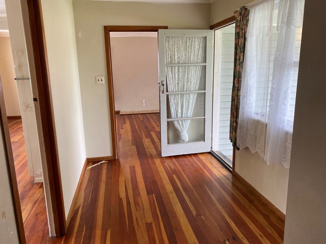 4 Blanes Road, Weymouth, Auckland - Carousel 2
