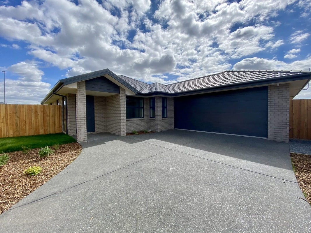 8 Saddlers Lane, Yaldhurst, Christchurch - Carousel 1