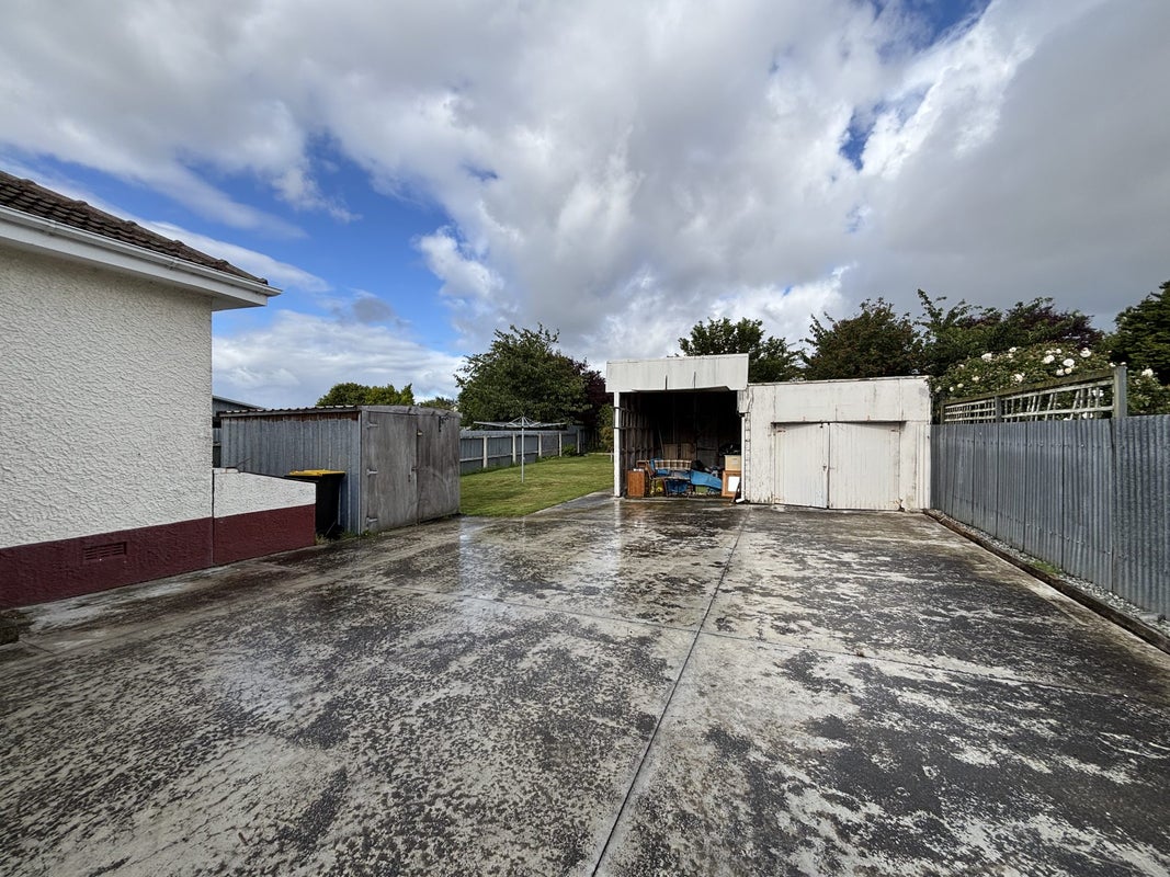 11 York Street, Strathern, Invercargill - Carousel 16