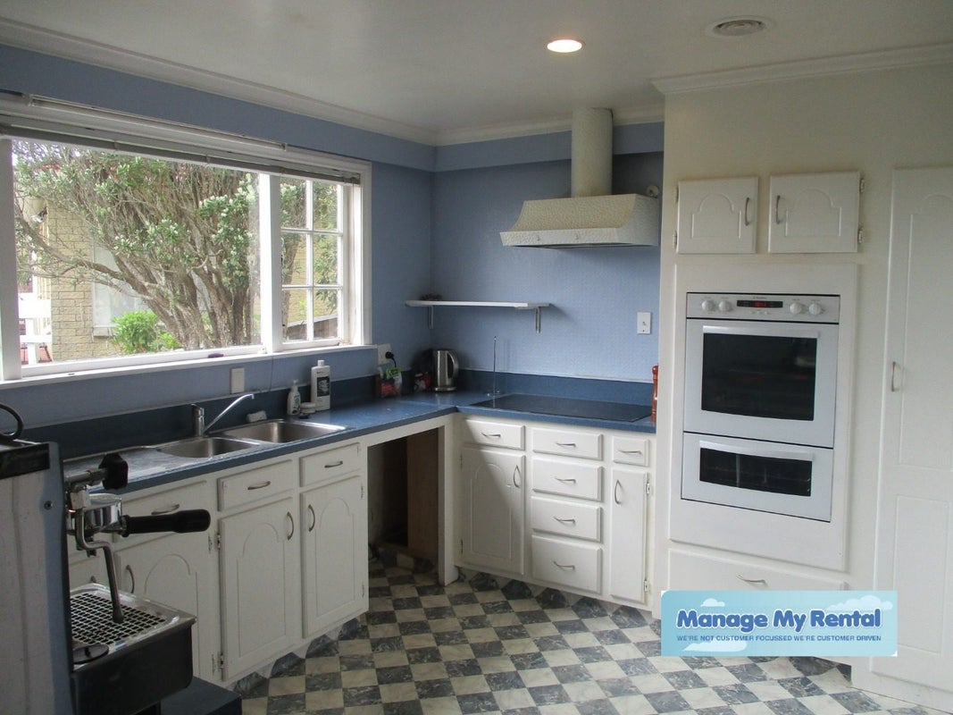 48 Monaghan Avenue, Karori, Wellington - Carousel 2